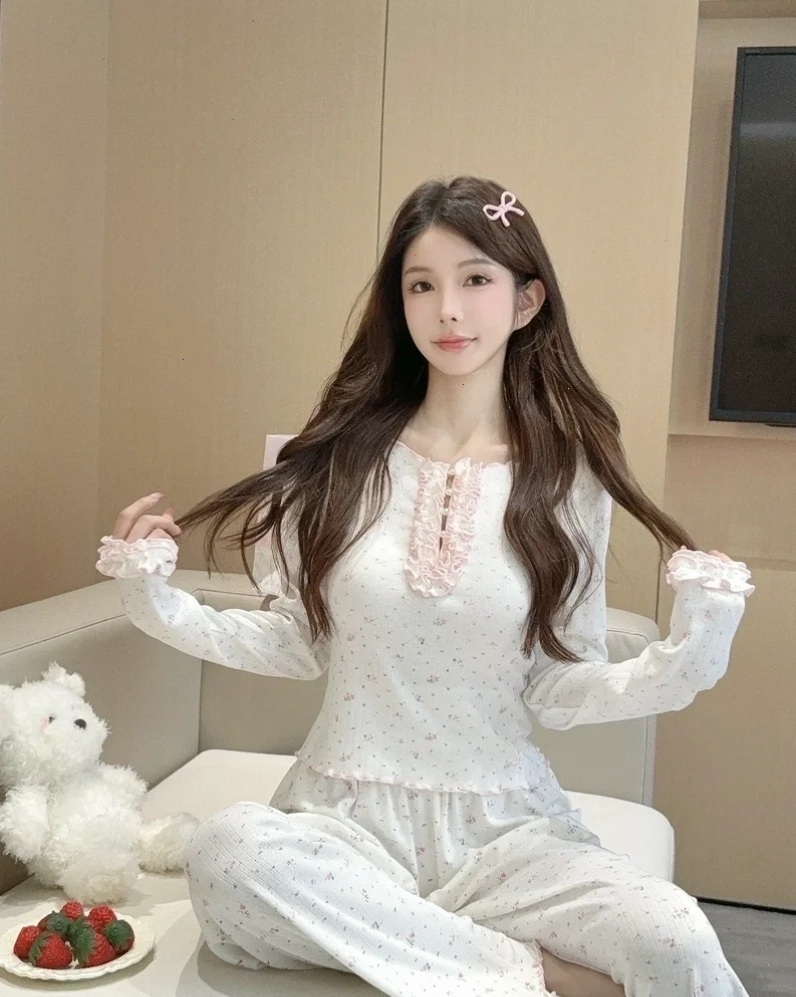 gái xinh đồ ngủ thiết kế