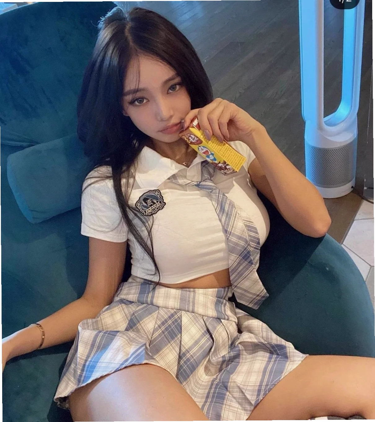 gái xinh hàn quốc mặc váy ngắn