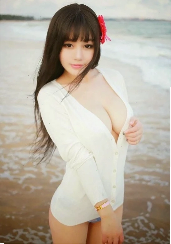 gái xinh khoe vòng 1 trên facebook gây xôn xao