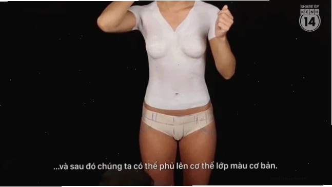 Gái xinh không mặc đò đương đại