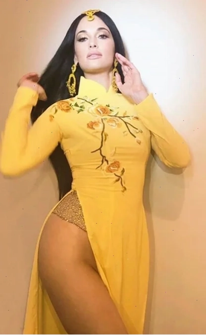 Gái xinh mặc áo dài live livestream Gái xinh mặc áo dài live livestream tạo dáng