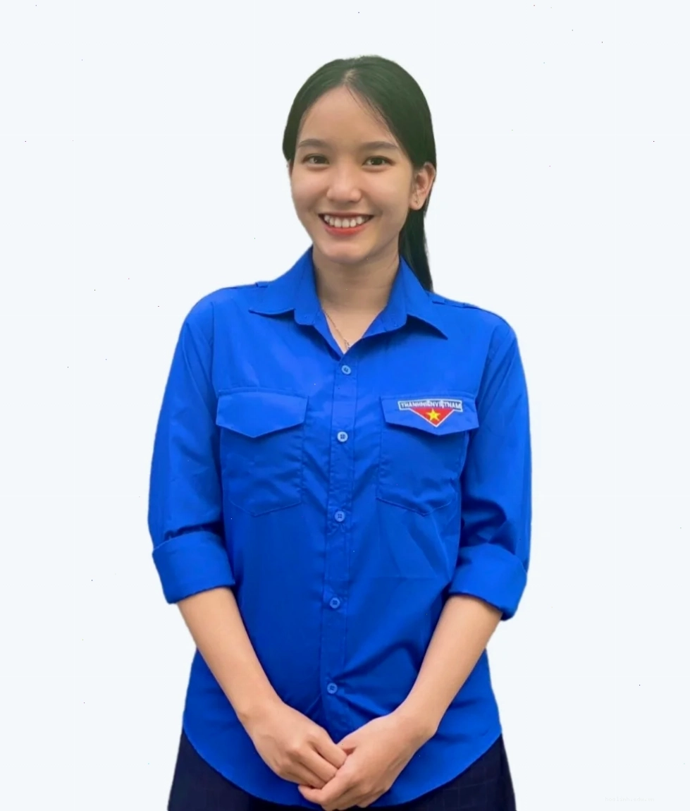 gái xinh mặc áo đoàn dịu dàng