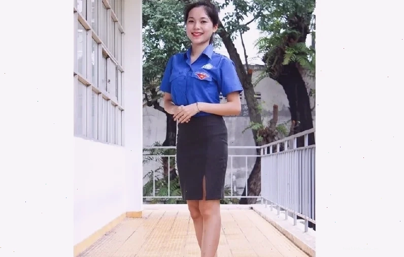 gái xinh mặc áo đoàn hiền lành