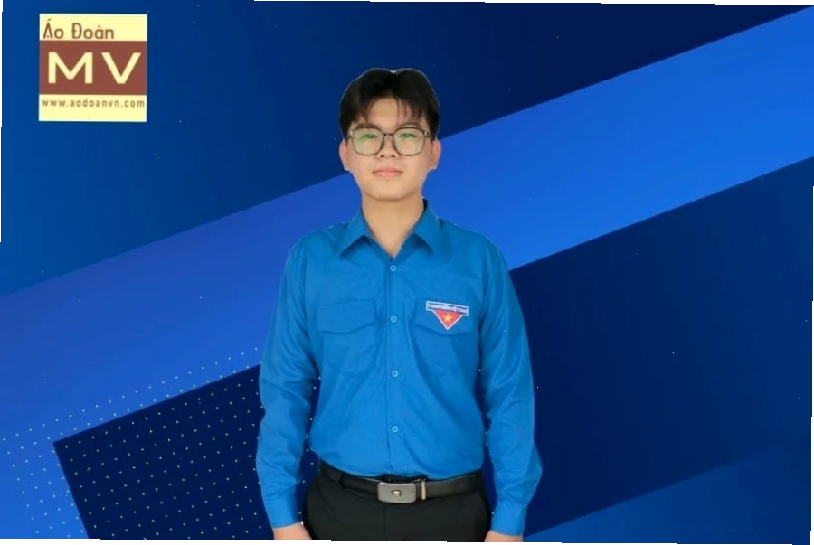 gái xinh mặc áo đoàn năng lượng