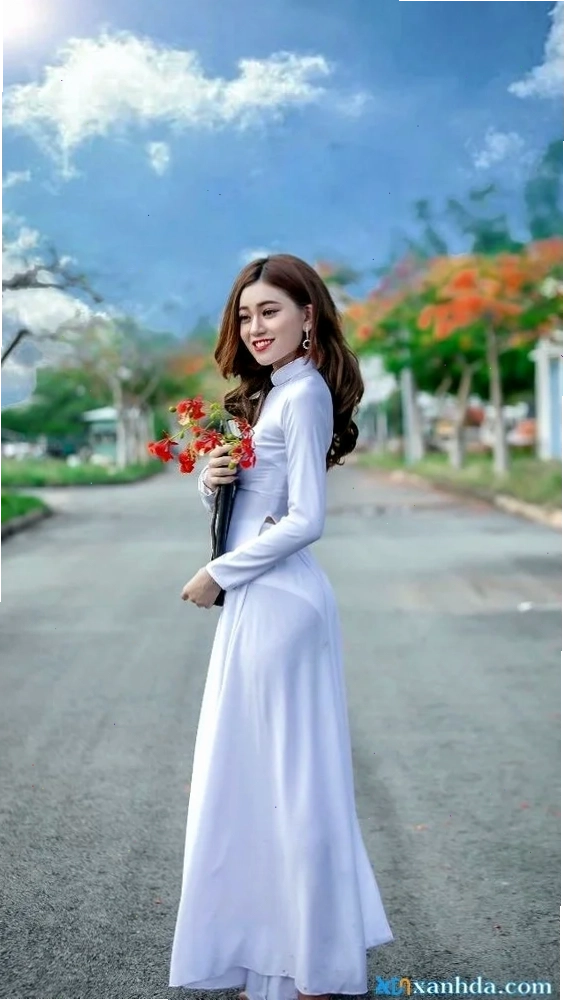 gái xinh mặc áo trắng chất liệu linen