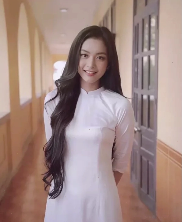 gái xinh mặc áo trắng phong cách tiểu thư