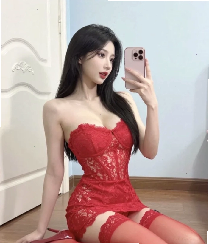 Gái xinh mặc bikini hoa