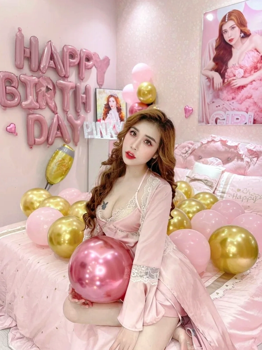gái xinh mặc đồ pinky đời thường
