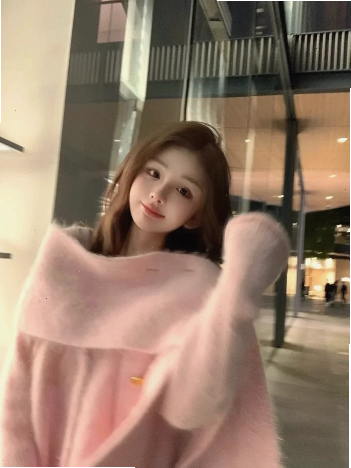 gái xinh mặc đồ pinky rạng rỡ