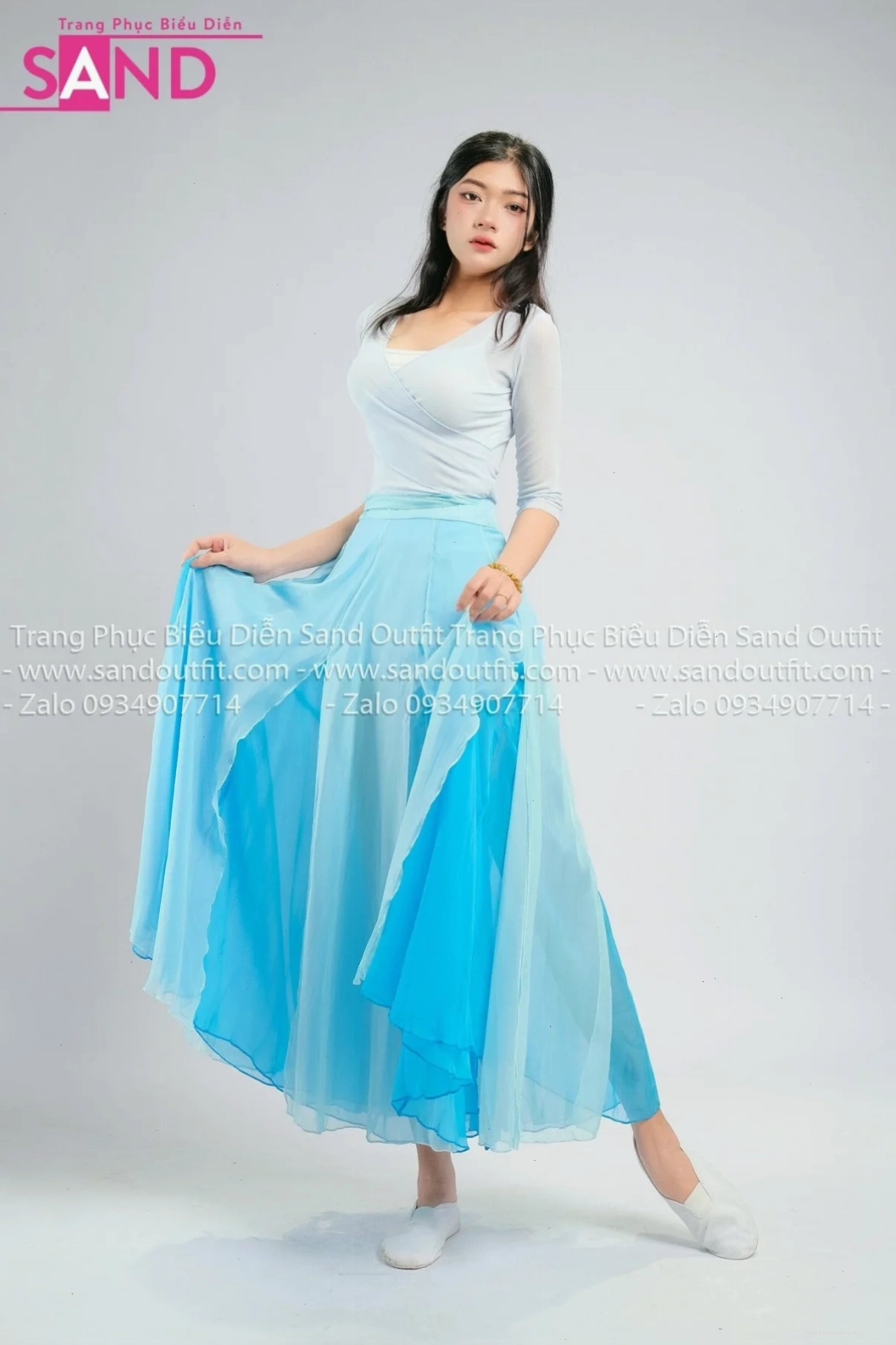 gái xinh mặc đồ thiếu vải nghệ thuật