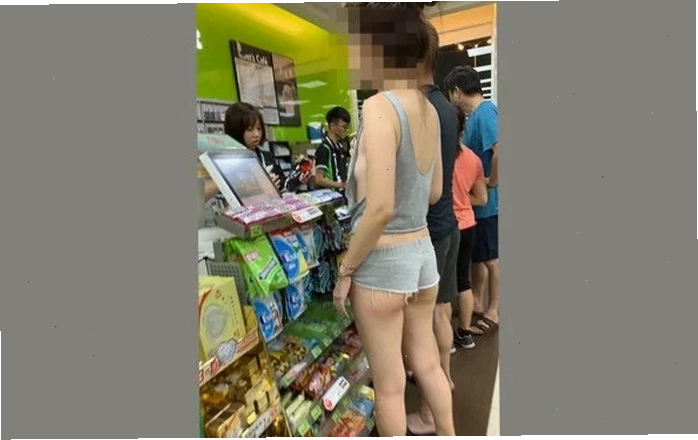 gái xinh mặc quần ngắn lộ mu