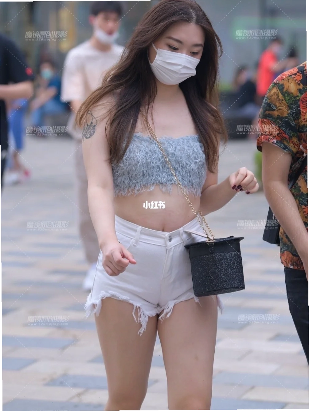 gái xinh mặc quần ngắn lộ mu