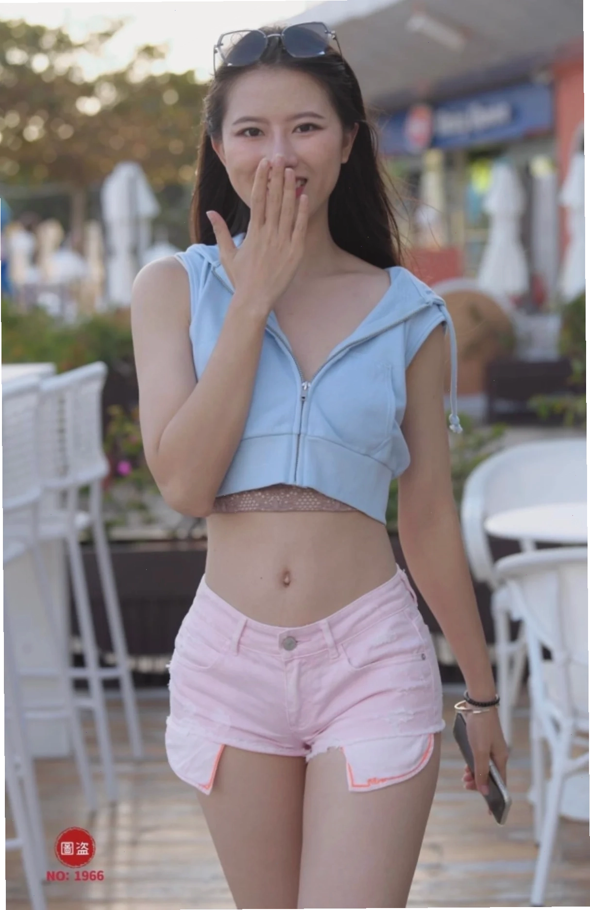 gái xinh mặc quần ngắn lộ mu