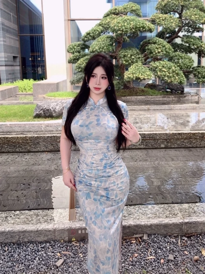 gái xinh mặc sườn xám áo dài