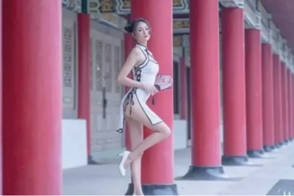 gái xinh mặc sườn xám lụa