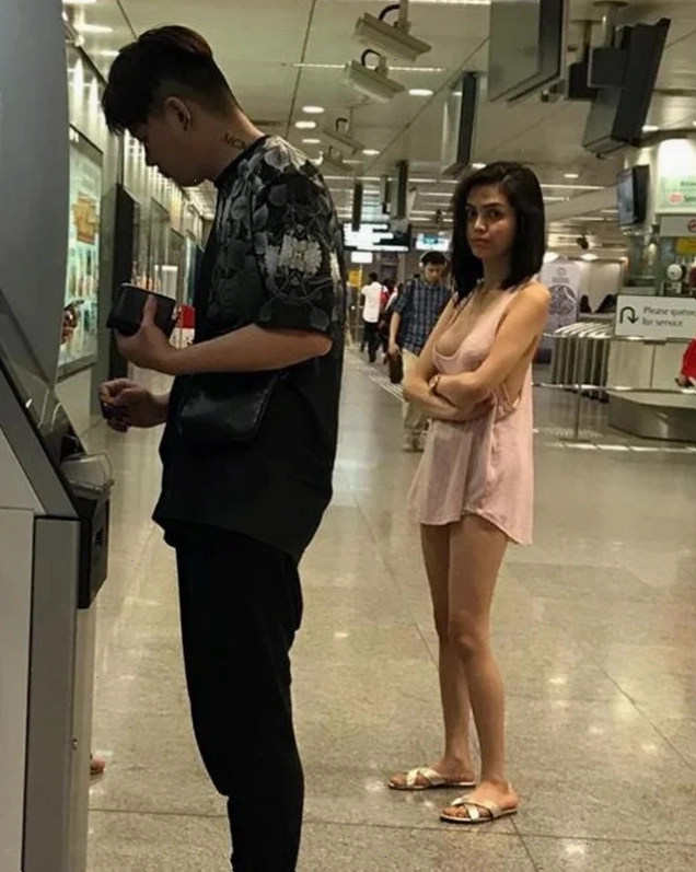 gái xinh mặc váy không mặc quần lót gái xinh mặc váy không mặc quần lót thu hút
