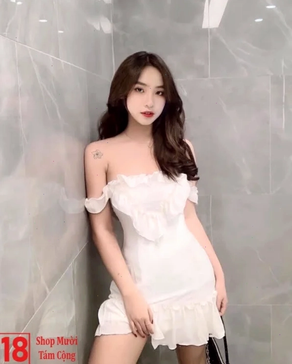 gái xinh mặc váy ngắn gợi cảm