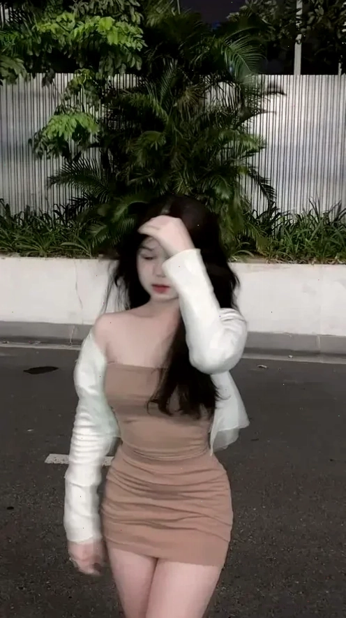 gái xinh mặc váy ôm 12