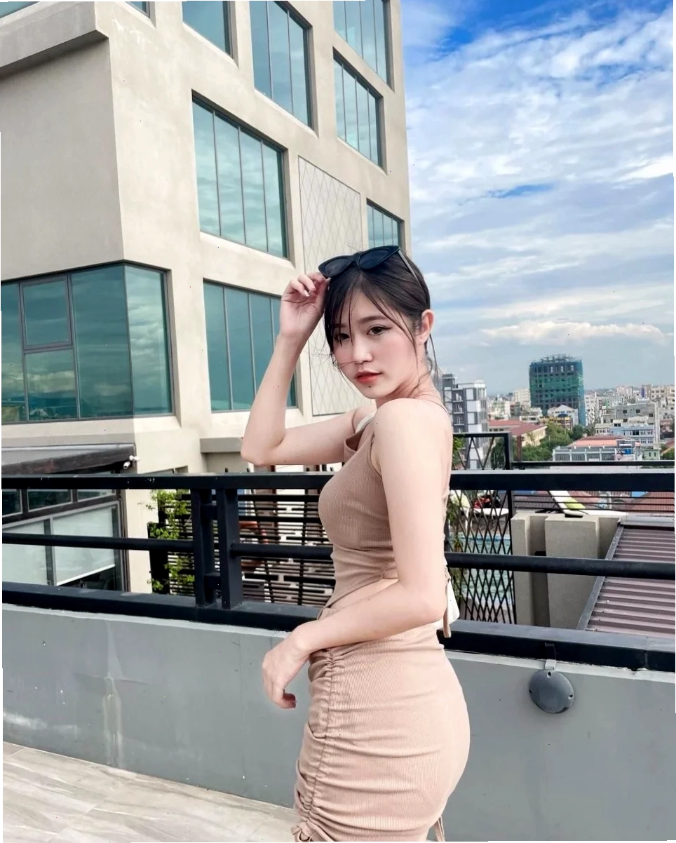 gái xinh mặc váy ôm 3