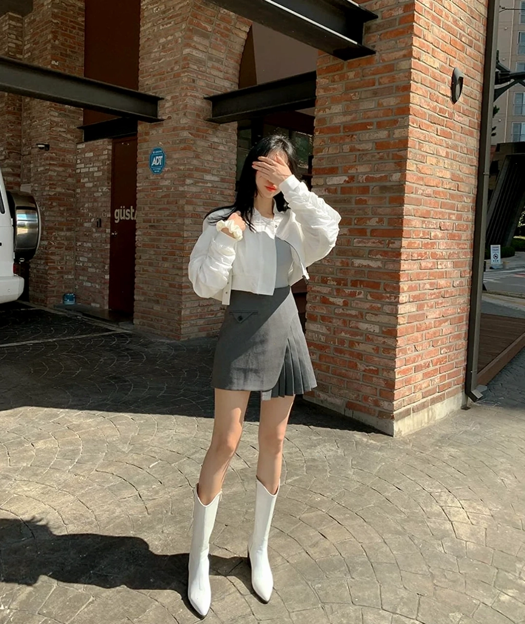 gái xinh mặc váy xếp ly ngắn tiktok