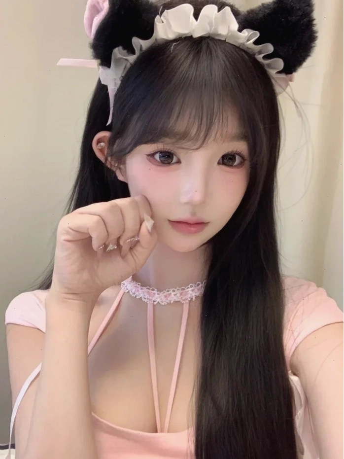 gái xinh sexy hở hang thu hút fan