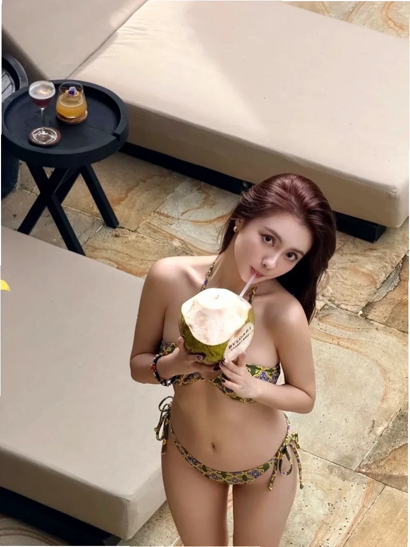 gái xinh sexy hở hang trong đời sống