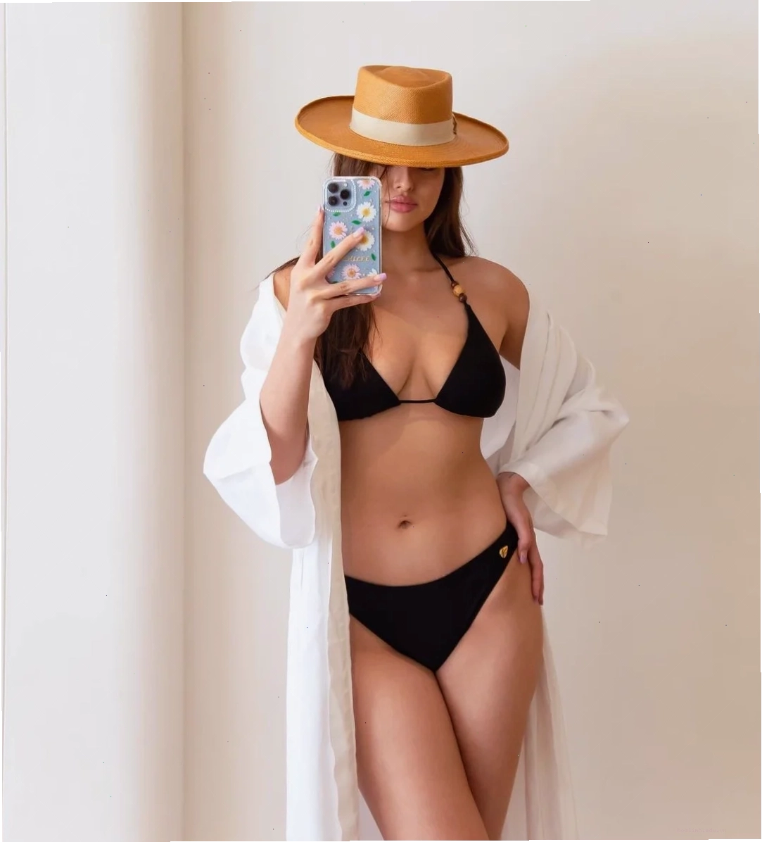 gái xinh thái lan bikini trên du thuyền