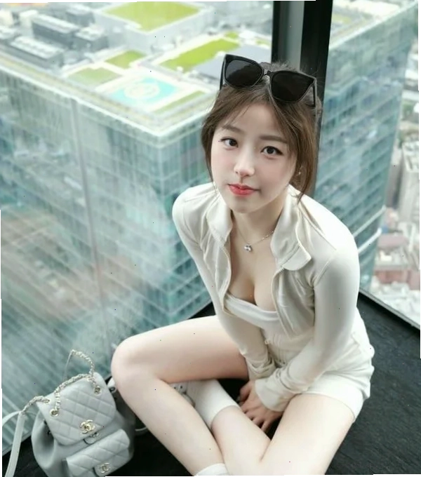 gái xinh to tròn trẻ trung