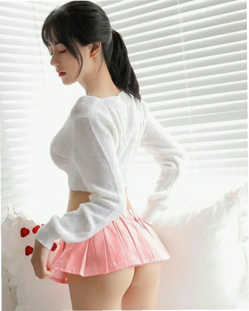 Họa tiết hoa nhí gái xinh váy ngắn sexy hoa nhí