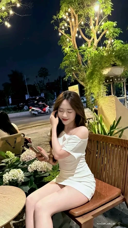 Chụp ảnh nắng chiều gái xinh váy ngắn sexy trong nắng chiều