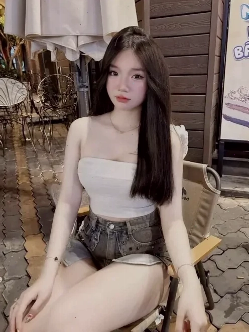 Gái zú to thu hút