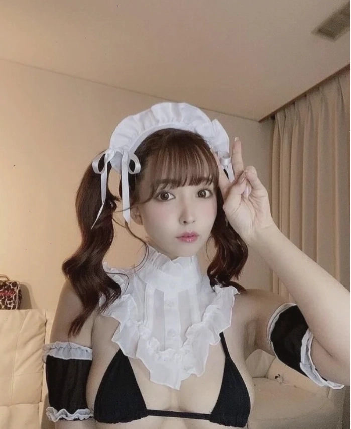 hầu gái sexy