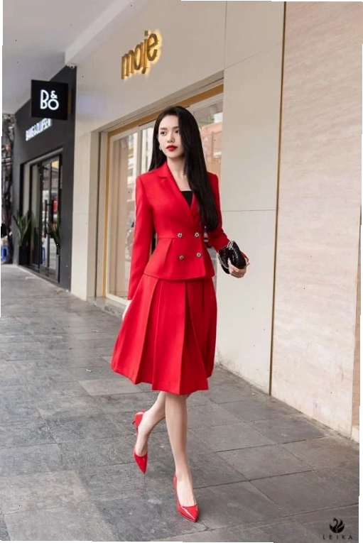 Hình ảnh con gái mặc áo vest