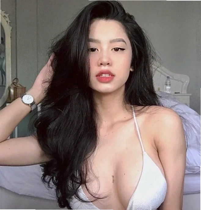 Hình ảnh gái 2k sexy trong trang phục dạo phố