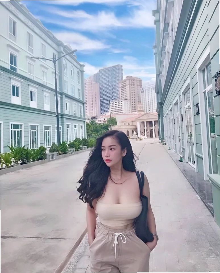 Hinh anh gai vòng 1 khủng fashion