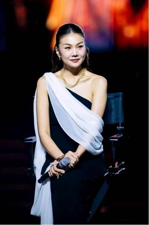 Trang trí nội thất Hình ảnh gái vũ trường