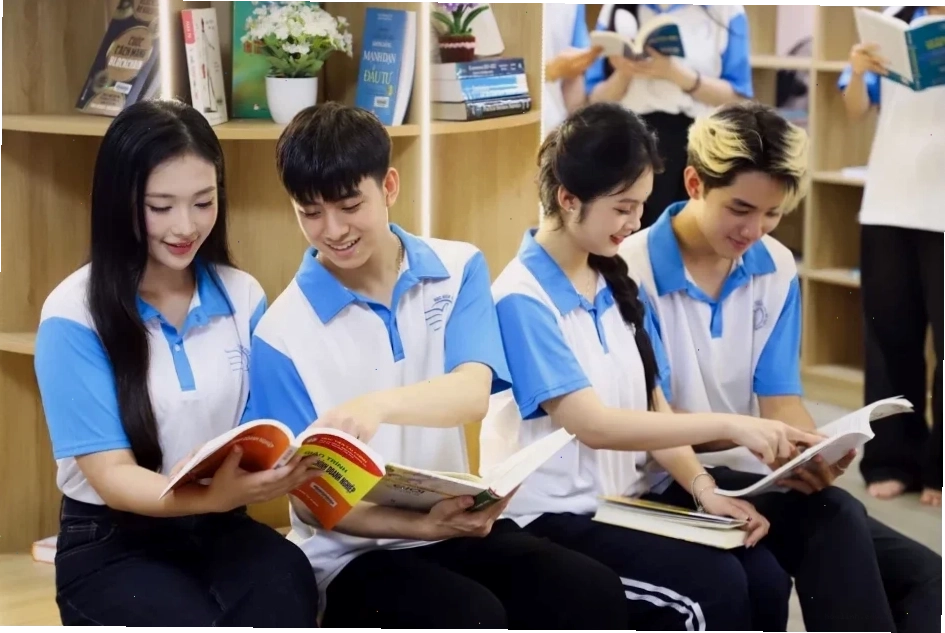 Ánh sáng lung linh Hình ảnh gái vũ trường