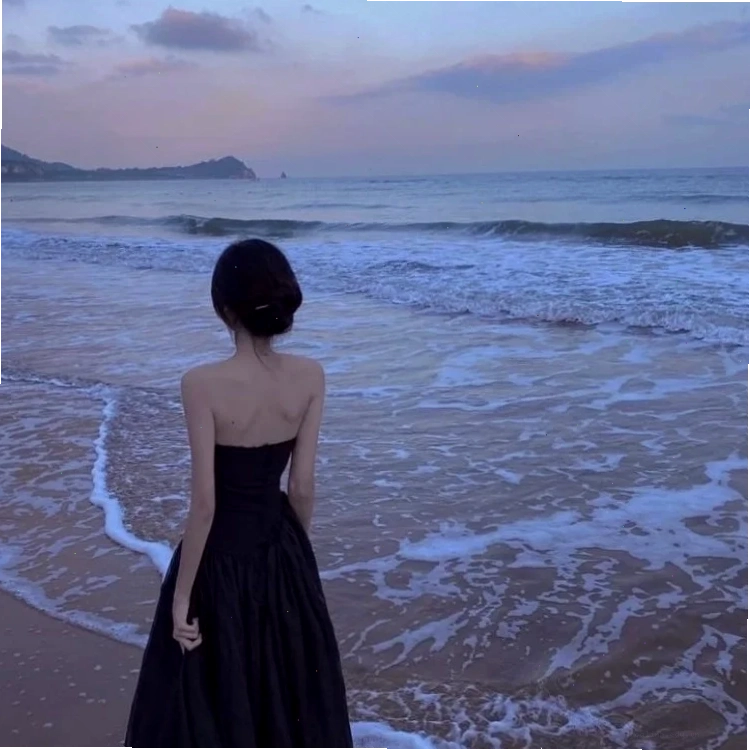 hình ảnh sau lưng cô gái lửa trại hình ảnh sau lưng cô gái bên đống lửa