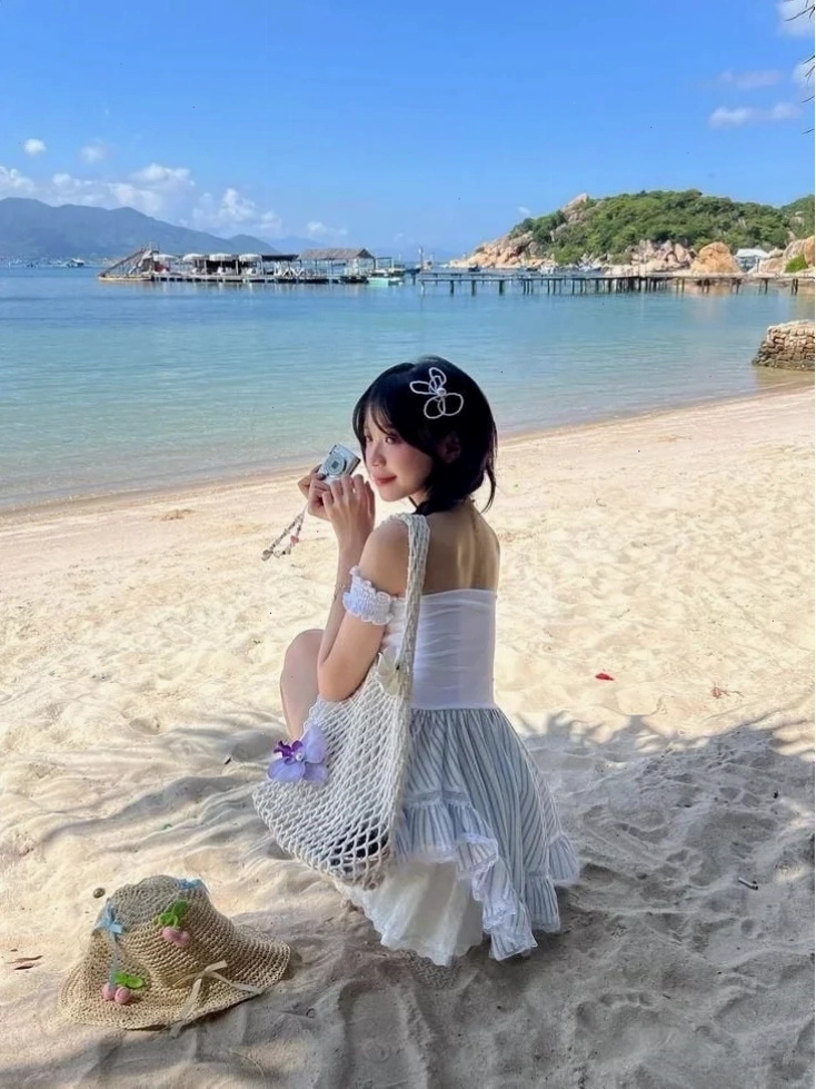 hình ảnh sau lưng cô gái âm nhạc hình ảnh sau lưng cô gái chơi đàn