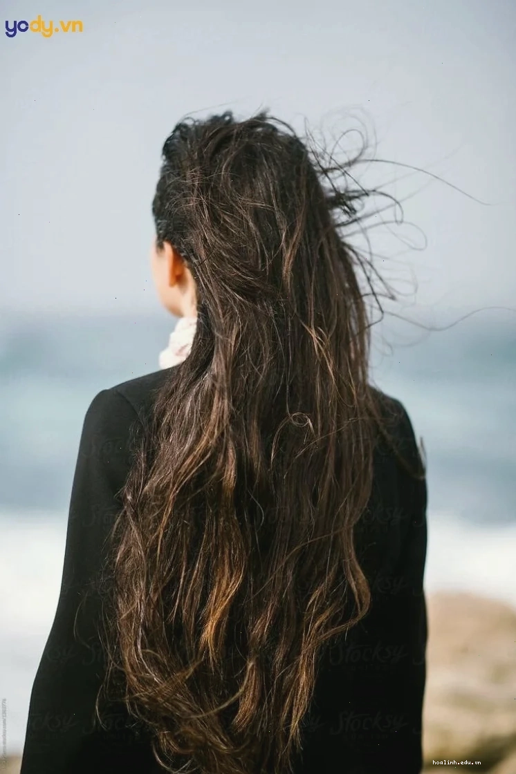 hình ảnh sau lưng cô gái đêm hình ảnh sau lưng cô gái dạo phố đêm