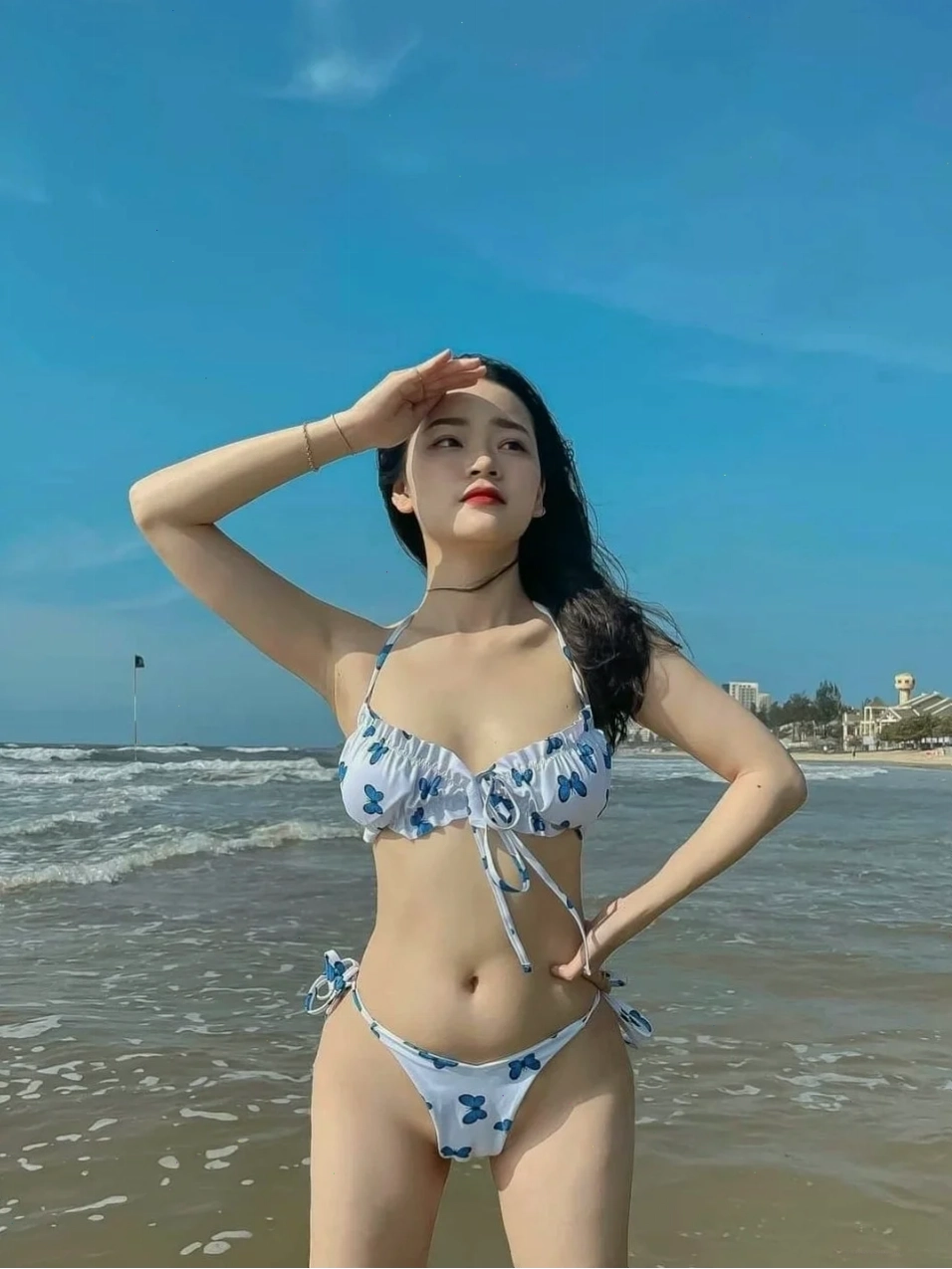hình nền gái xinh mặc bikini đen kính râm