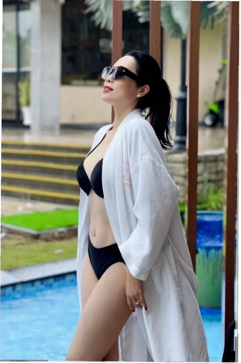 Hồng Nhung theo đuổi hình tượng gái già sexy