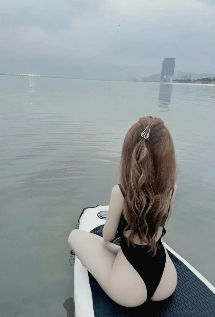 ngắm gái mông to cô nàng du lịch