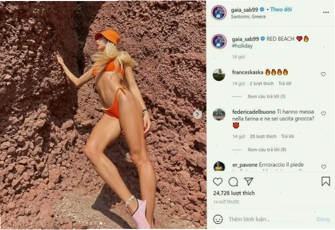 Bikini màu be sang Người mặc bikini màu be khoác khăn