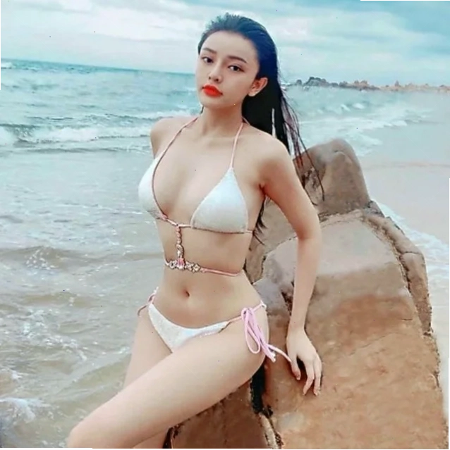 Những cô gái mặc bikini đẹp nhất thế giới diện bikini cắt xẻ