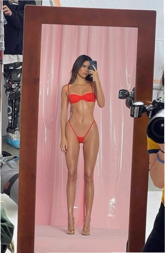 những cô gái sexy nhất thế giới cùng trang phục