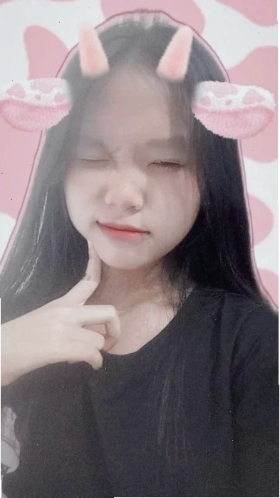 Nữ sinh 2008 chụp ảnh gương