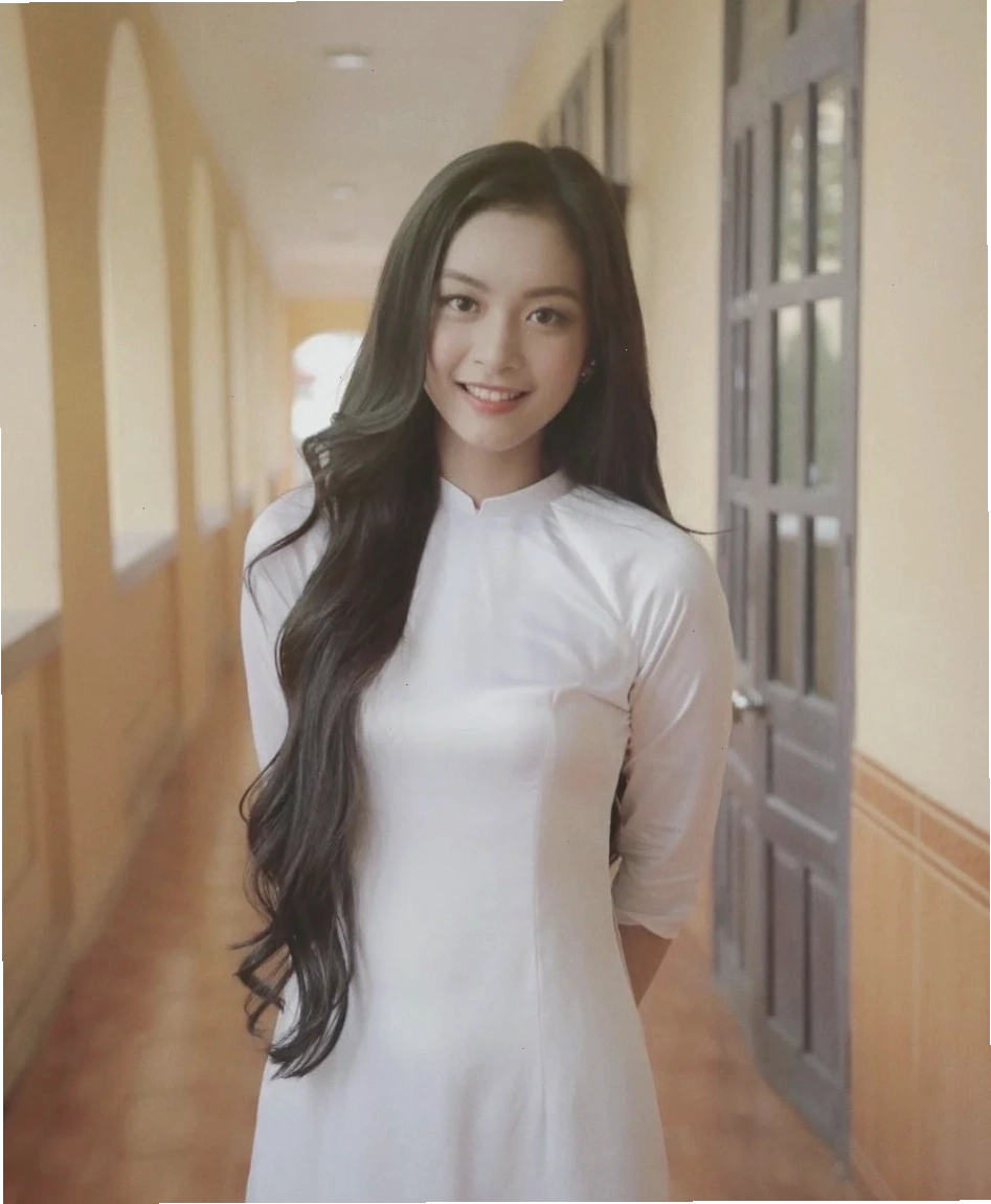 nữ sinh mặc áo dài