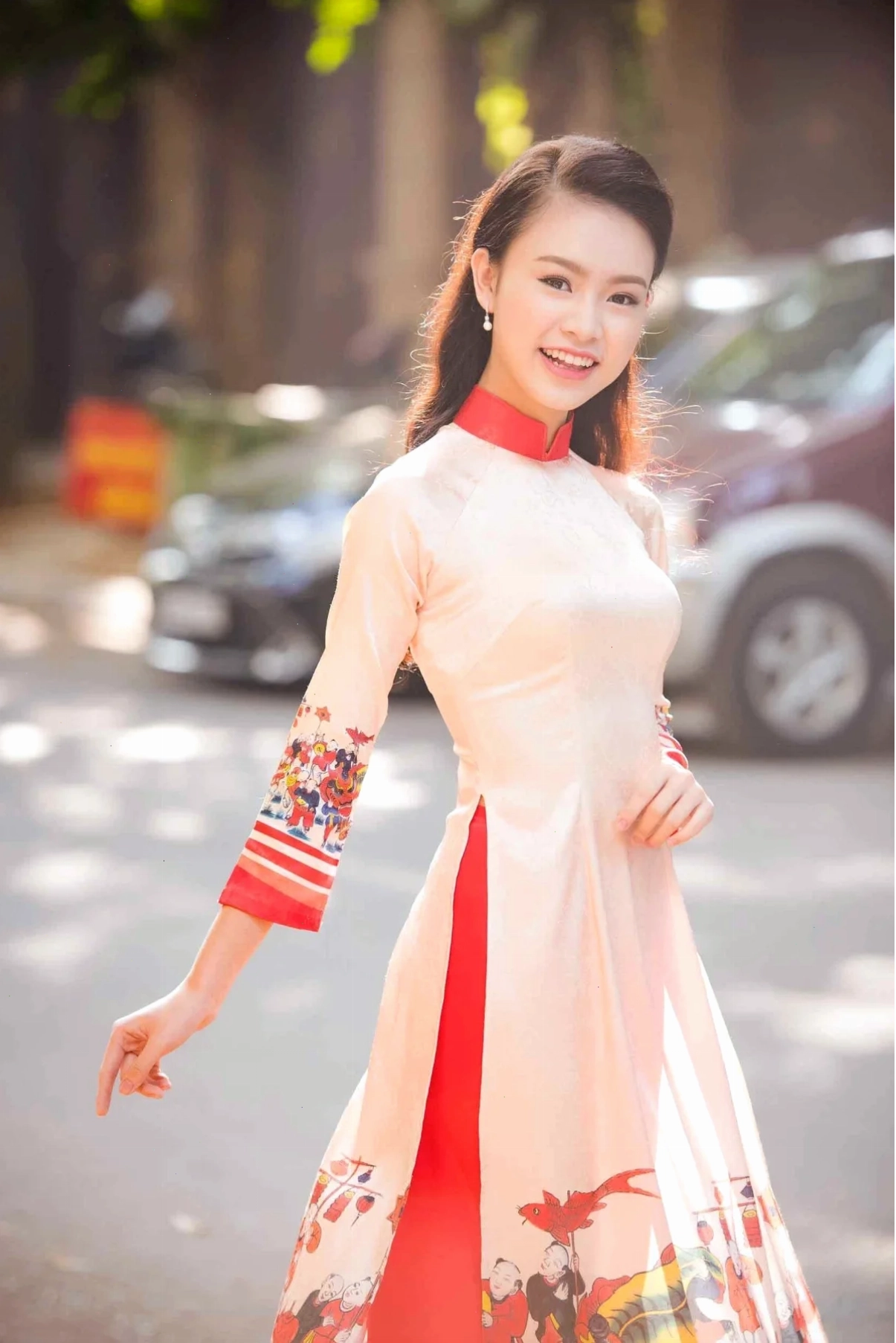 nữ sinh mặc áo dài
