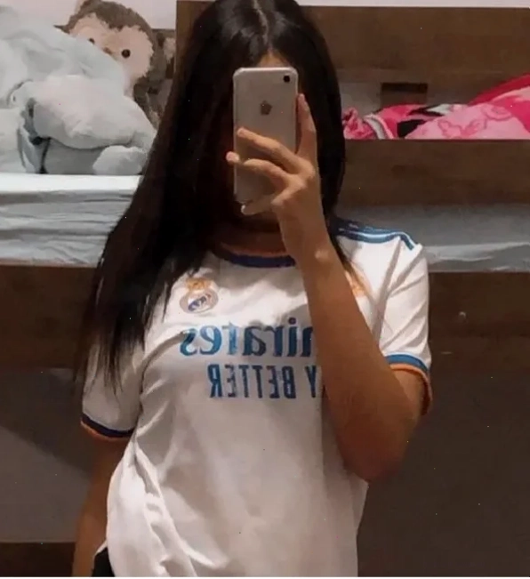 Phối cùng áo khoác da